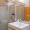 Elegant & Chic 2 Suites Apartment - 5min to Station, AC, Wi-Fi-14