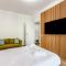 Bright Elegant Flat with Balcony, Milan Portello-28