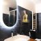 Suite 54 - Elegant Boutique Suite by Metro an Garibaldi-45