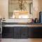Spacious and bright studio apartment in the city center-12