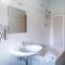 La Corte Rooms and Home Restaurant - free parking - 10 minutes to the lake and centre-74
