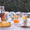 La Corte Rooms and Home Restaurant - free parking - 10 minutes to the lake and centre-83