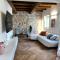 Fascino in Centro with private parking and 2 bedrooms & 2 bathrooms
