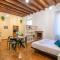 RomeoHouse - Central with wifi-28