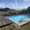 casa con vista e piscina nelle colline della Versilia