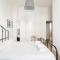 GuestHost - M4 Argonne Balcony Apartment-7