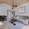 Charming Vatican Apartment with Balcony 6B-1