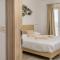 The Square Rooms and Suites-32