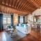 Penthouse in Lucca with Stunning City Views-14