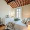 Lucca Apartment with 2 Bedrooms-5