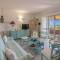 GuestHost - Charming Seaview Flat with Veranda!-10