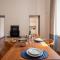 Mirabello Apt, 2 camere AC, 2 bagni, Area Pedonale, montacarichi per valigie, Garage Privato a 600mt, city life-1