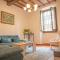 Classic Florentine flat with garden
