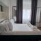 Manin Private SPA, Luxury Apartment very close to the sea, with beach umbrella and deckchairs included