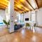 CHARMING HOUSE - 5 minutes from Two towers-9