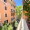 Modern apartment with Private Balcony Near Colosseum-22