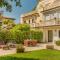 GOLDEN LUXE - Private Garden 3 Bedrooms and Parking-27