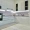 Space and comfort a stone's throw from Milan and Linate-1