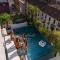 SkyJungle, luxury penthouse private pool and spa-40