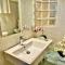 Santo Spirito Oltrearno central cozy flat-23
