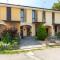 Bright Villa with Balcony and Jacuzzi, Milan Area-8
