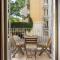 Poliziano Apartment by Mmega-9