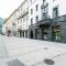 Central & Modern Apartment by Rent All Como-10