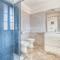Elegante Appartamento con Comfort Completi vicino a Mezzi & Servizi-1