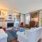 Sunny villa with pool & lake views! Villa Poggio al Lago-19