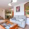 1 Bedroom Stunning Apartment In Masso-8