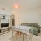 Poppy's Flat - 10 min from Venice & Train Station-6