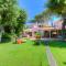 Large Villa with Exotic Garden Fregene