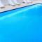 Vibrant apartment with pool-Beahost-1