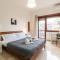 Contemporary Artist Home - Central Rome Stay