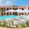 Residence with swimming pool in Costa Serena just 700 mt from the sea-22