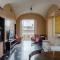 JOIVY Exclusive Flat for 7 near Cathedral of Genoa-40