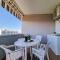 Luminous one bedroom flat with side sea view-8