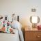 10 minutes from the Poetto Beach, modern apartament with design and comfort-13