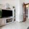 Bijou Holiday Home-3