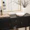 Corso 148 - Stylish City Retreat-22
