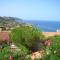 Bright little villa with a sea view-15