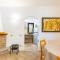 Stazzo Istana Jacuzzi Barbecue e Mare a piedi-4