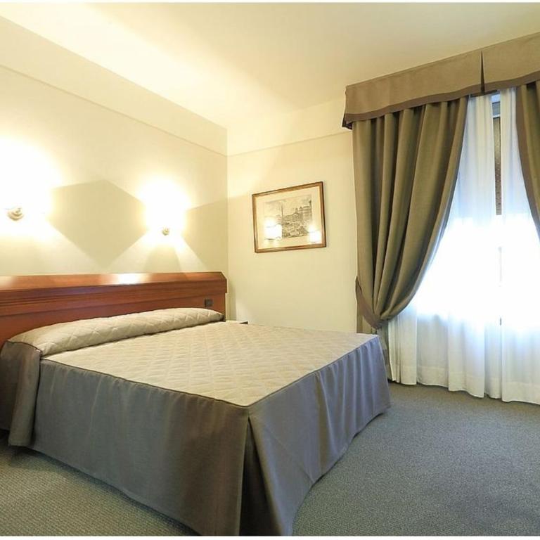 Hotel Arcadia - Triple Room - 1