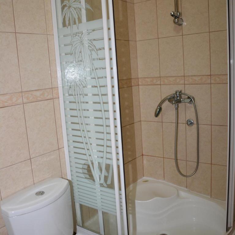 Guest House Evropa 2 - Two-Bedroom Apartment with Sea View - 8