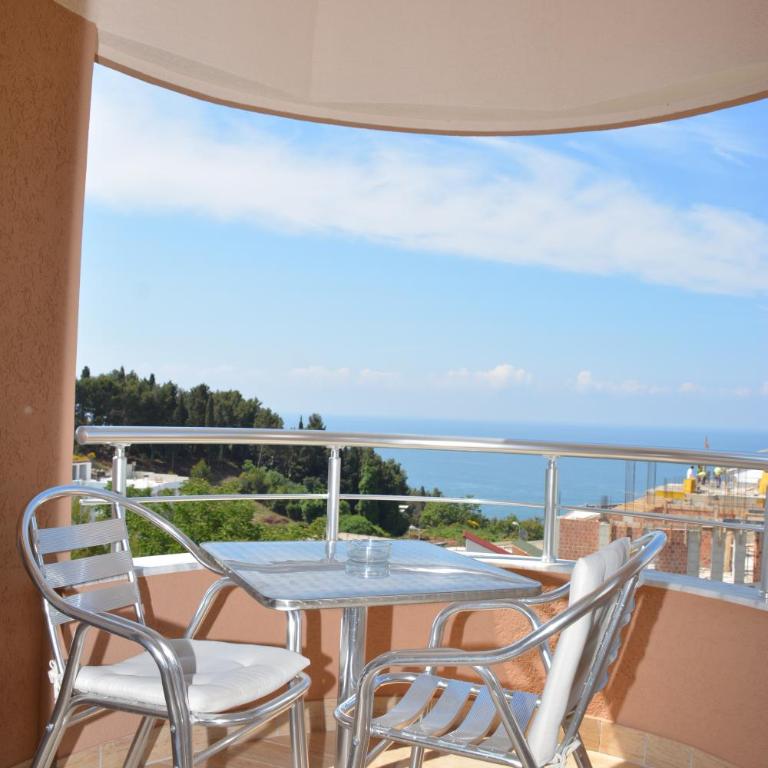 Guest House Evropa 2 - Two-Bedroom Apartment with Sea View - 8