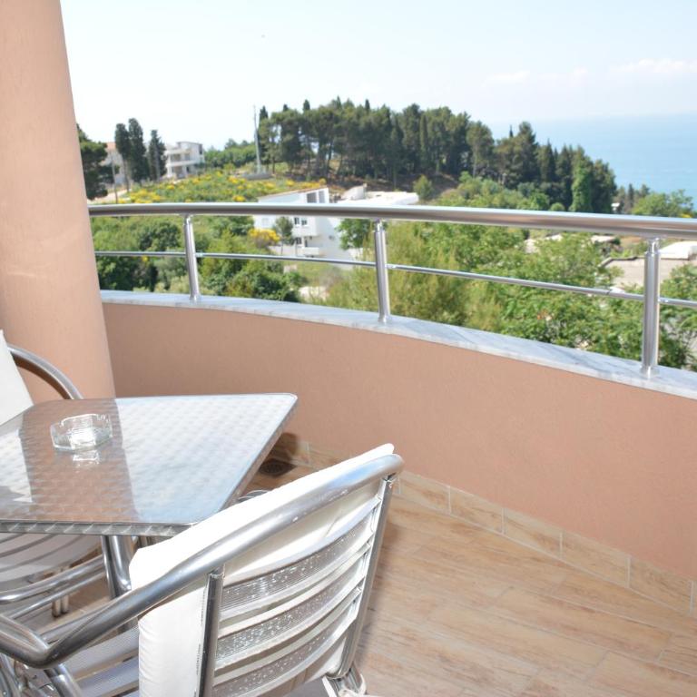 Guest House Evropa 2 - Two-Bedroom Apartment with Sea View - 9