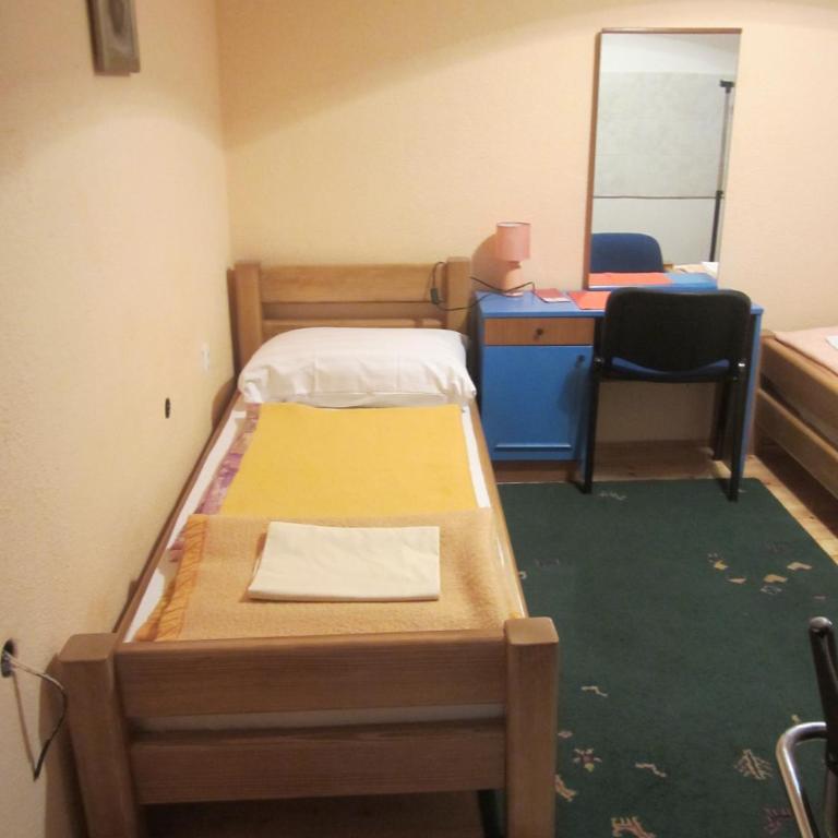 Bravo Guest House - Twin Room with Private Bathroom - 1