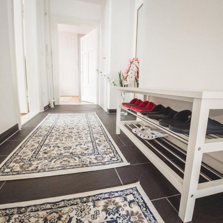 Ferienwohnung Alpi - Two-Bedroom Apartment with Garden & Mountain View - 30