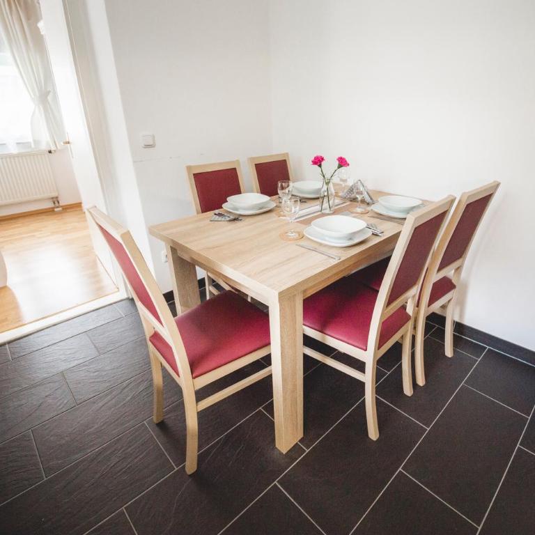 Ferienwohnung Alpi - Two-Bedroom Apartment with Garden & Mountain View - 6