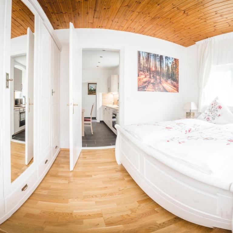Ferienwohnung Alpi - Two-Bedroom Apartment with Garden & Mountain View - 12